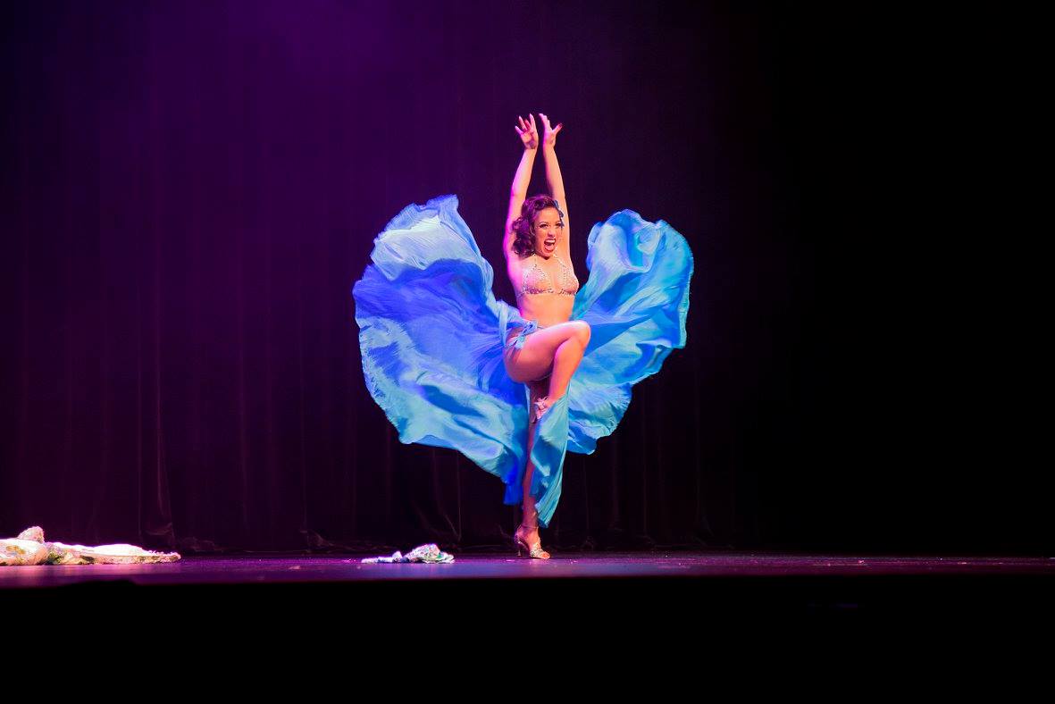 Jazida-Australian-Burlesque-Canberra-Dancer-Classic-Panelskirt